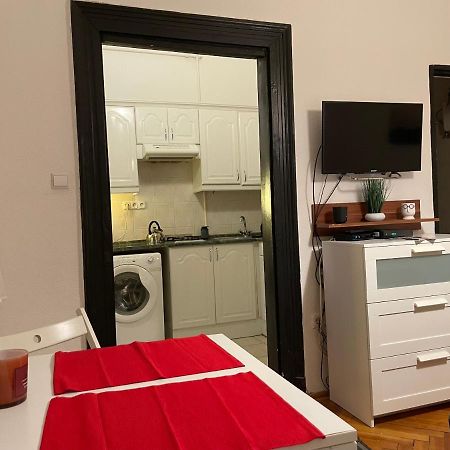 Feel Like Home - Cozy Downtwon Studio For 2 Budapeste Exterior foto