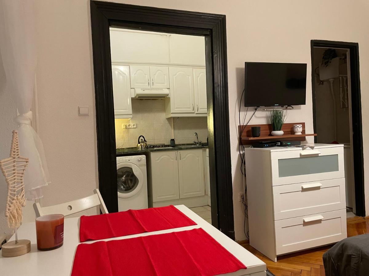 Feel Like Home - Cozy Downtwon Studio For 2 Budapeste Exterior foto